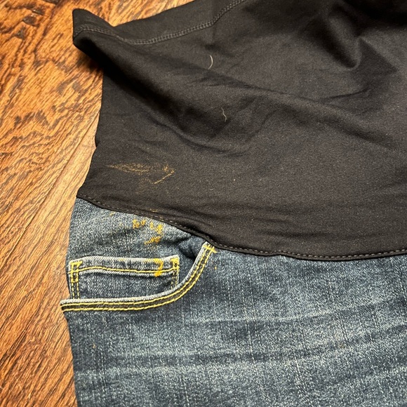 *3 for $15* Liz Lange Maternity denim shorts. Size Medium - Picture 3 of 6